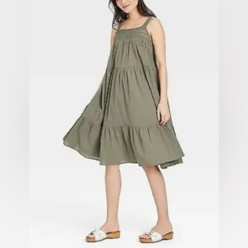 women's sleeveless crochet trim dress universal threads
EUC